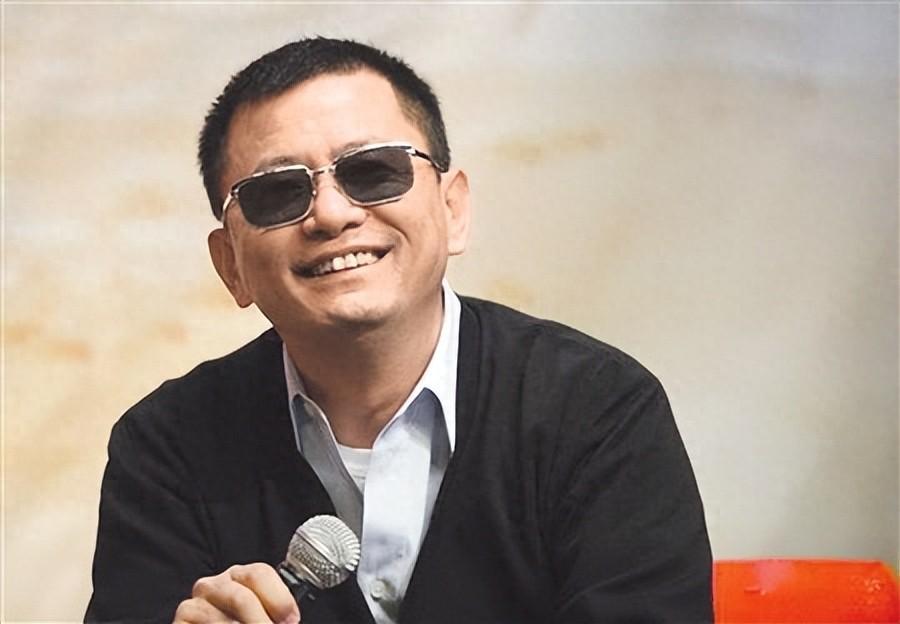 开云体育官网-陪玩陪睡不够！集体开嫖、舔手指、目无王法，阴暗面彻底藏不住了